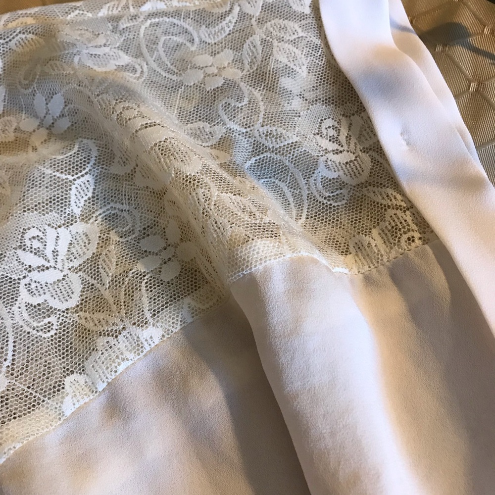 Lace Cream Color Women Top Size M/L - Picture 2 of 6
